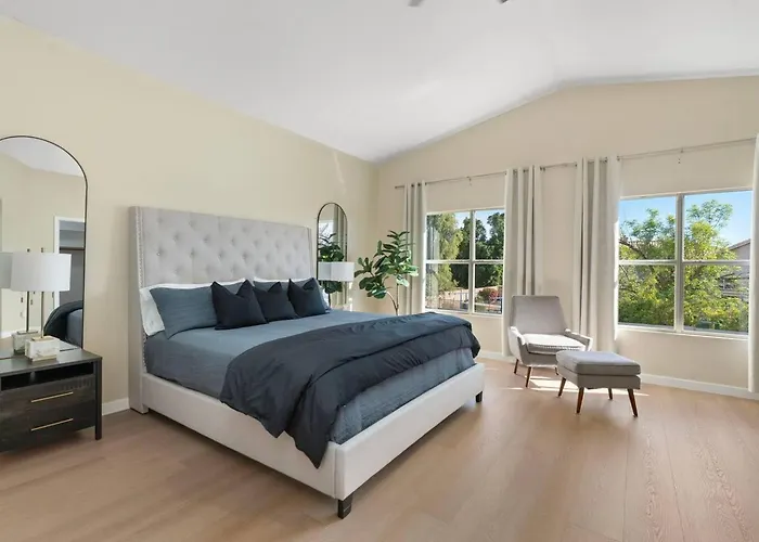 Luxury Desert Oasis! 5 Bedroom, 3 Bath W Heated Pool * Mesa