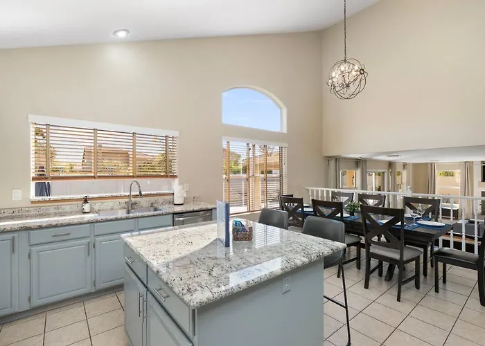 Luxury Desert Oasis! 5 Bedroom, 3 Bath W Heated Pool Hébergement de vacances *