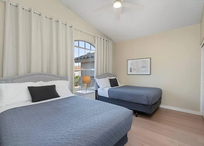 Luxury Desert Oasis! 5 Bedroom, 3 Bath W Heated Pool Hébergement de vacances Mesa