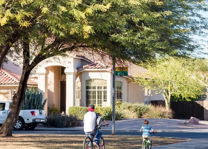 Luxury Desert Oasis! 5 Bedroom, 3 Bath W Heated Pool Hébergement de vacances *