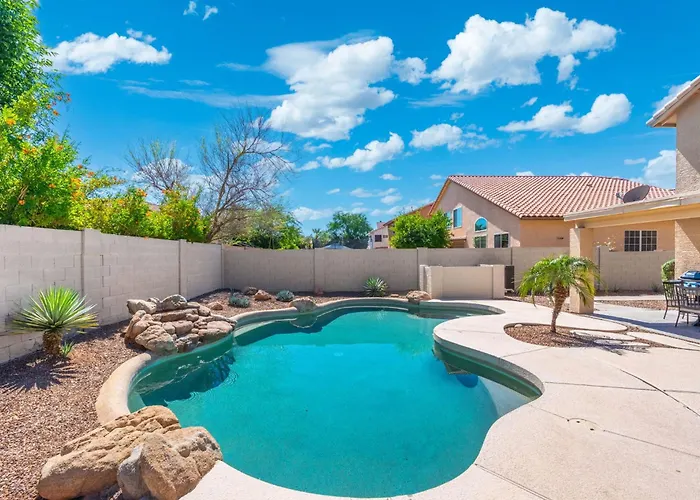 Luxury Desert Oasis! 5 Bedroom, 3 Bath W Heated Pool