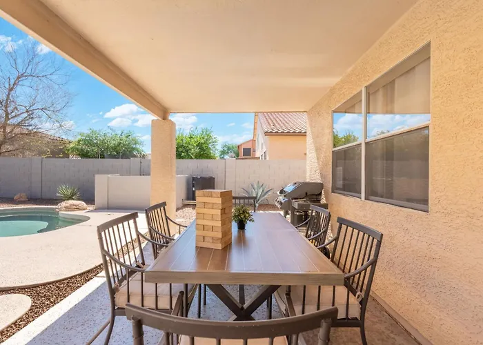 Hébergement de vacances Luxury Desert Oasis! 5 Bedroom, 3 Bath W Heated Pool Mesa