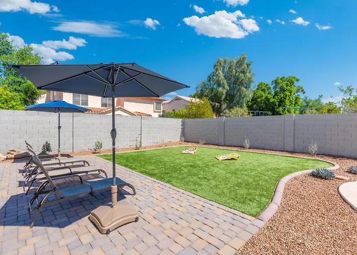 Luxury Desert Oasis! 5 Bedroom, 3 Bath W Heated Pool Hébergement de vacances *